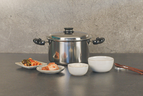 Limited Edition 9 Qt. Roaster With Cover